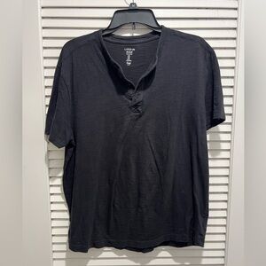Men’s Medium GAP V-Neck T-Shirt